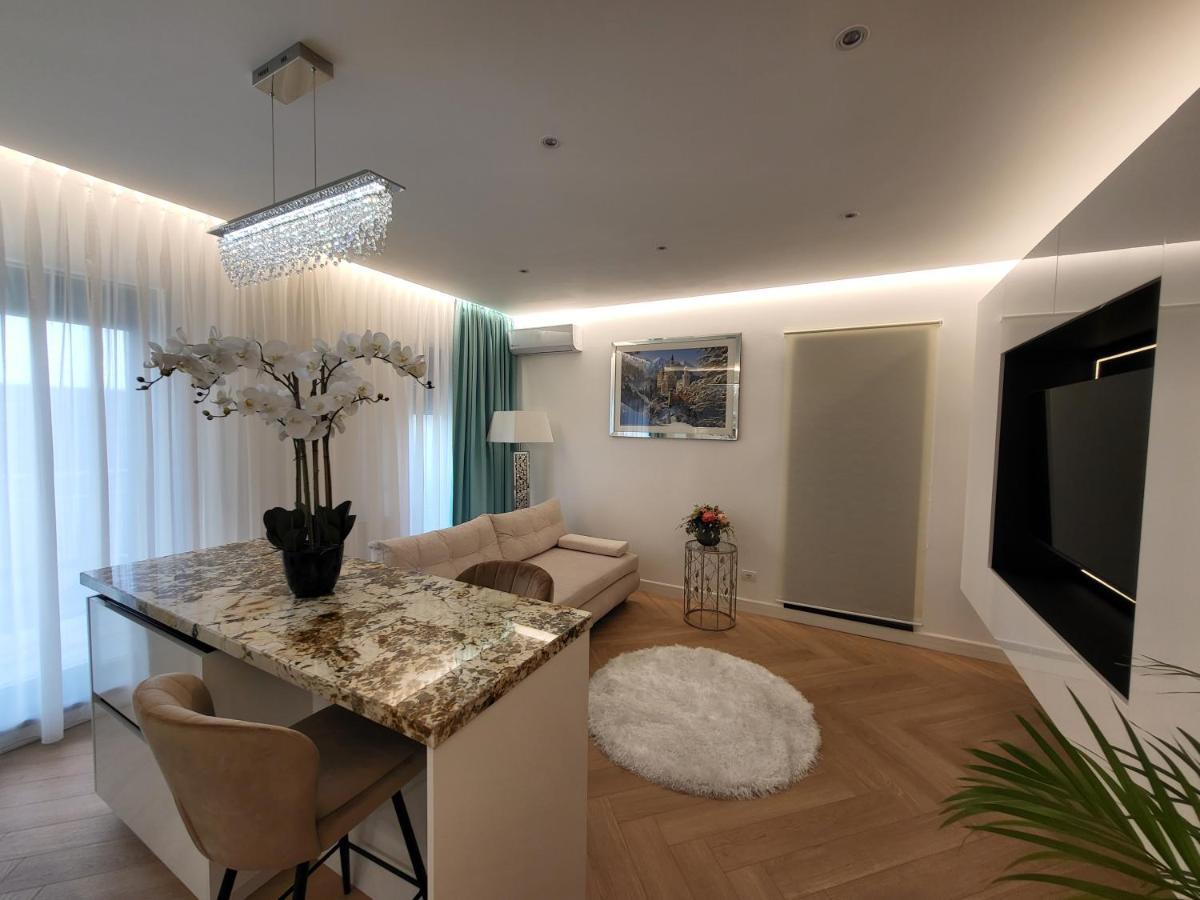 Grozavesti Luxury Apartment With 2 Rooms Bukarest Kültér fotó